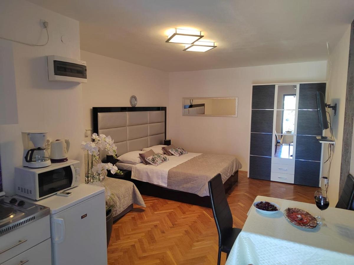 Apartment Mladenka Visnjik Zadar Bagian luar foto